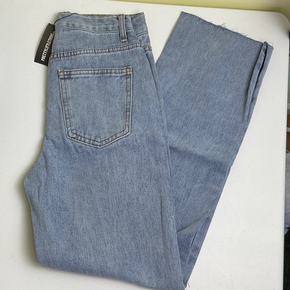 PrettyLittleThing Women's Long Leg Straight Jeans in Light Blue